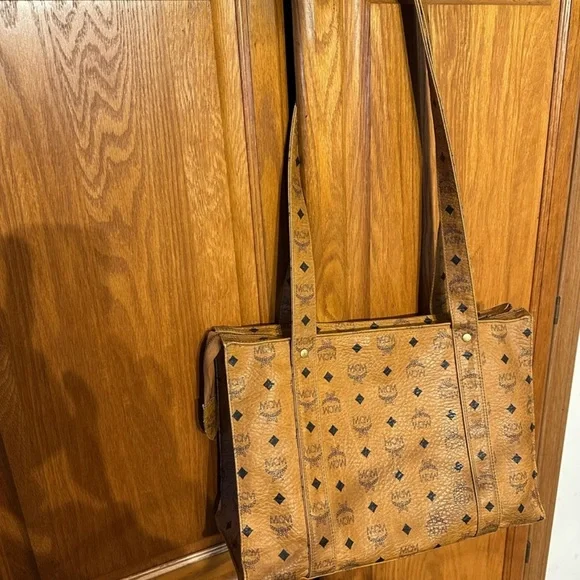 MCM long strap conyack zipper top Tote Bag inside pocket - Picture 4 of 15